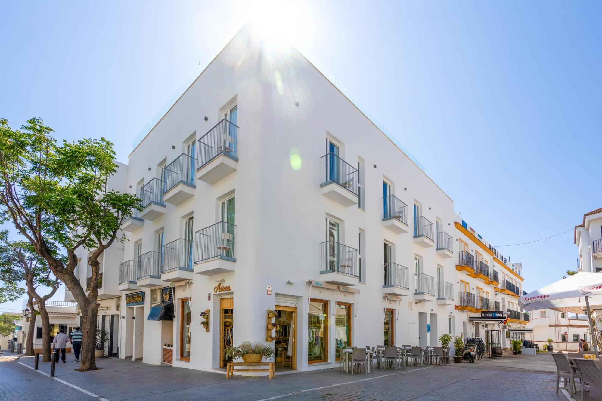 Hotel Oasis Centro Conil De La Frontera Exterior photo